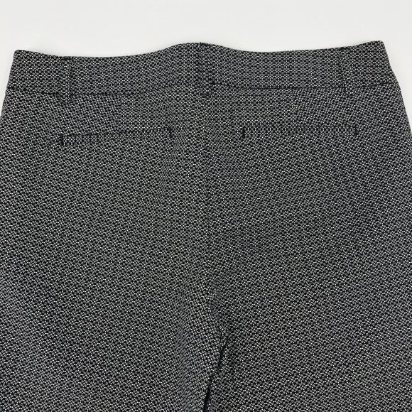 Hilary Radley Black & White Capri Pants | Perfect for Any Occasion - Picture 4 of 5